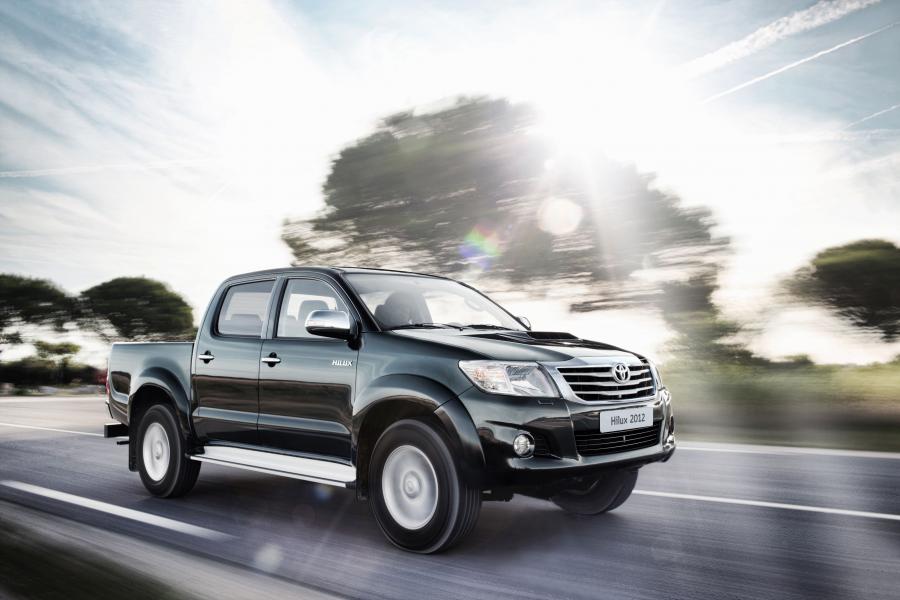 Toyota Hilux 2012 года  (фото 35 из 38)